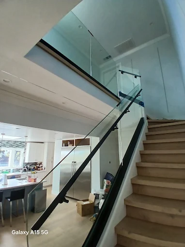Side view of tempered glass stair guard in Fremont
